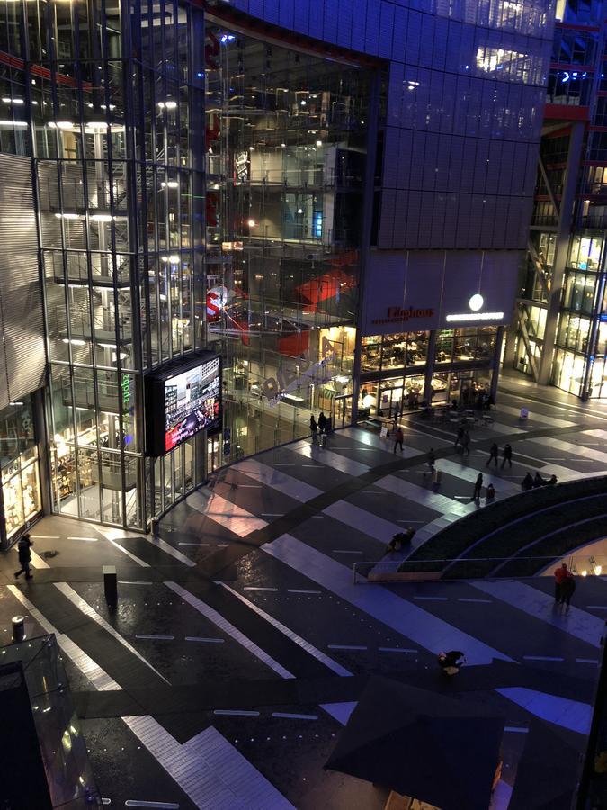 Im Sony Center Am Potsdamer Platz * Berlijn